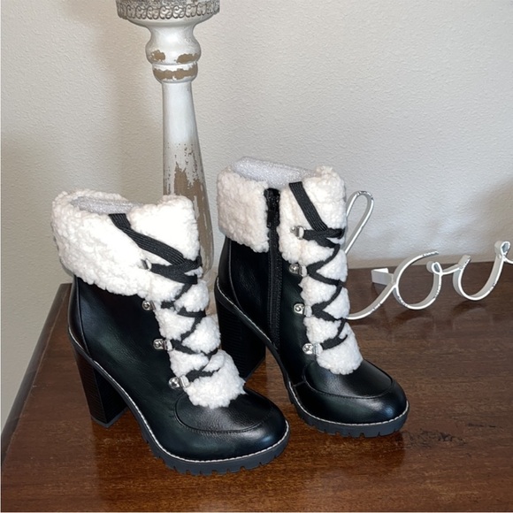 New In Box BCBGeneration Palli Hiker Heeled Lace Up Booties Faux Fur Sz 7 Black - Picture 3 of 7